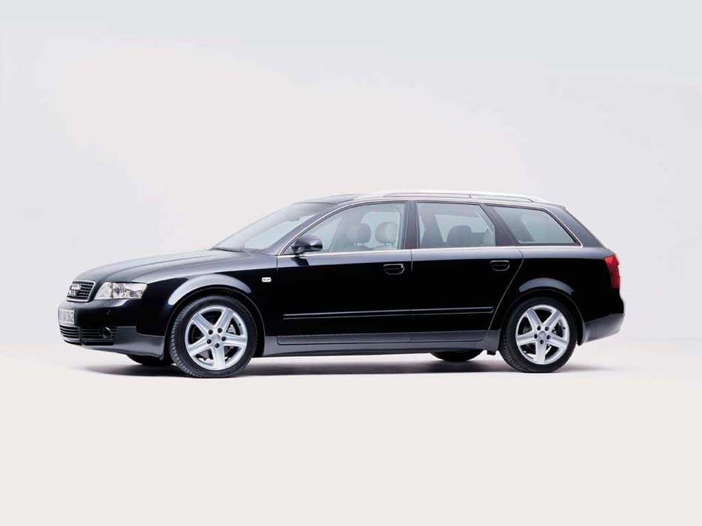 Audi A4 Avant 2002 01.jpg